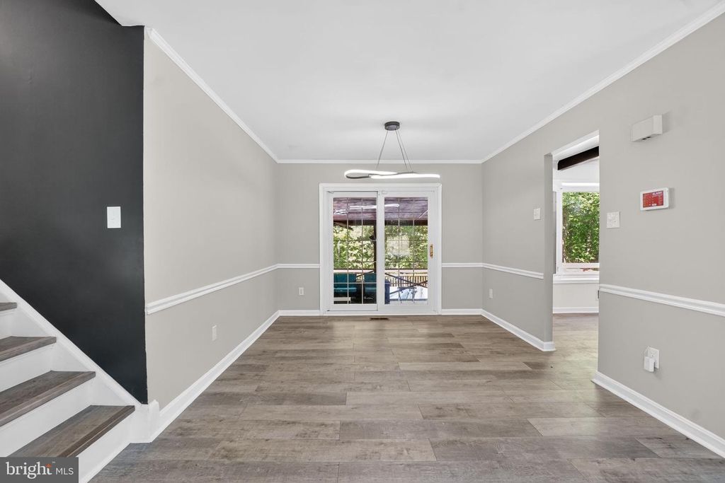 Image 9 of property listing at 507 CLARKS RUN RD, La Plata, MD 20646
