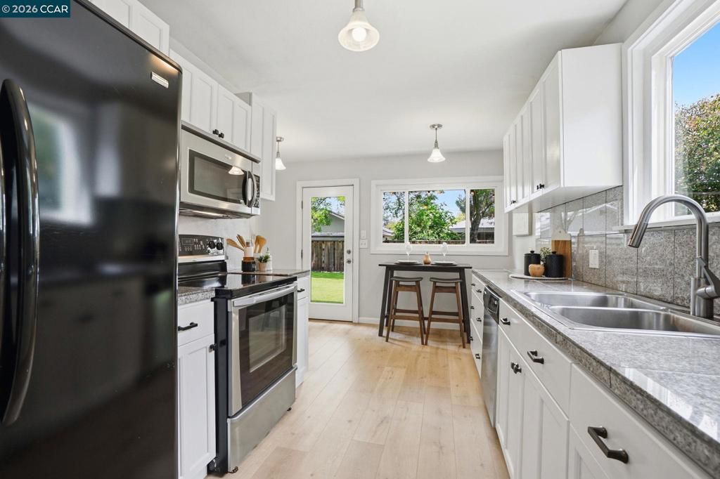 Image 10 of property listing at 172 Jennie Dr, Pleasant Hill, CA 94523