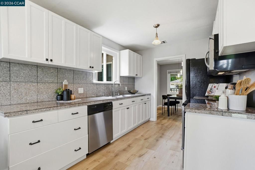 Image 12 of property listing at 172 Jennie Dr, Pleasant Hill, CA 94523