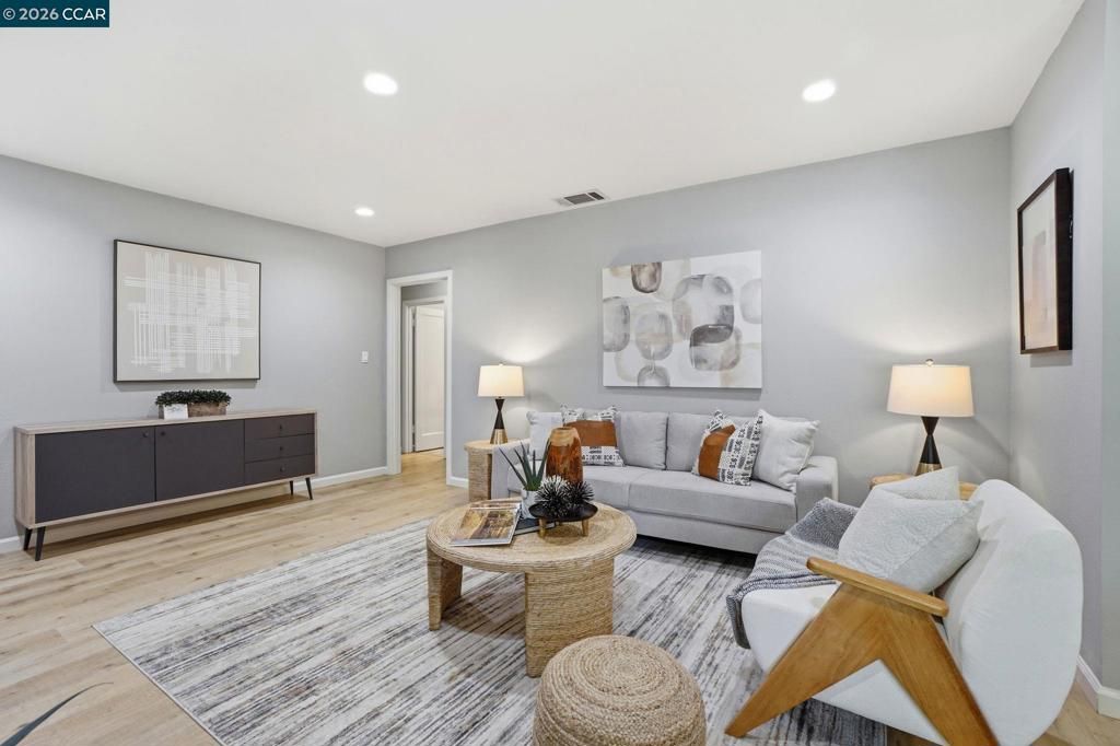 Image 7 of property listing at 172 Jennie Dr, Pleasant Hill, CA 94523