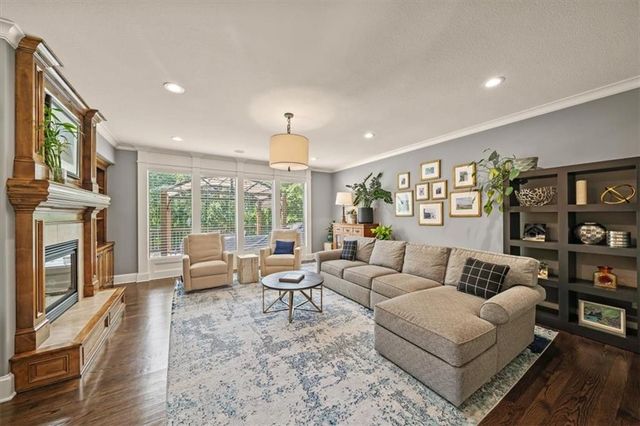 5004 Haskins Street, Shawnee, KS 66216