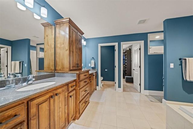 5004 Haskins Street, Shawnee, KS 66216