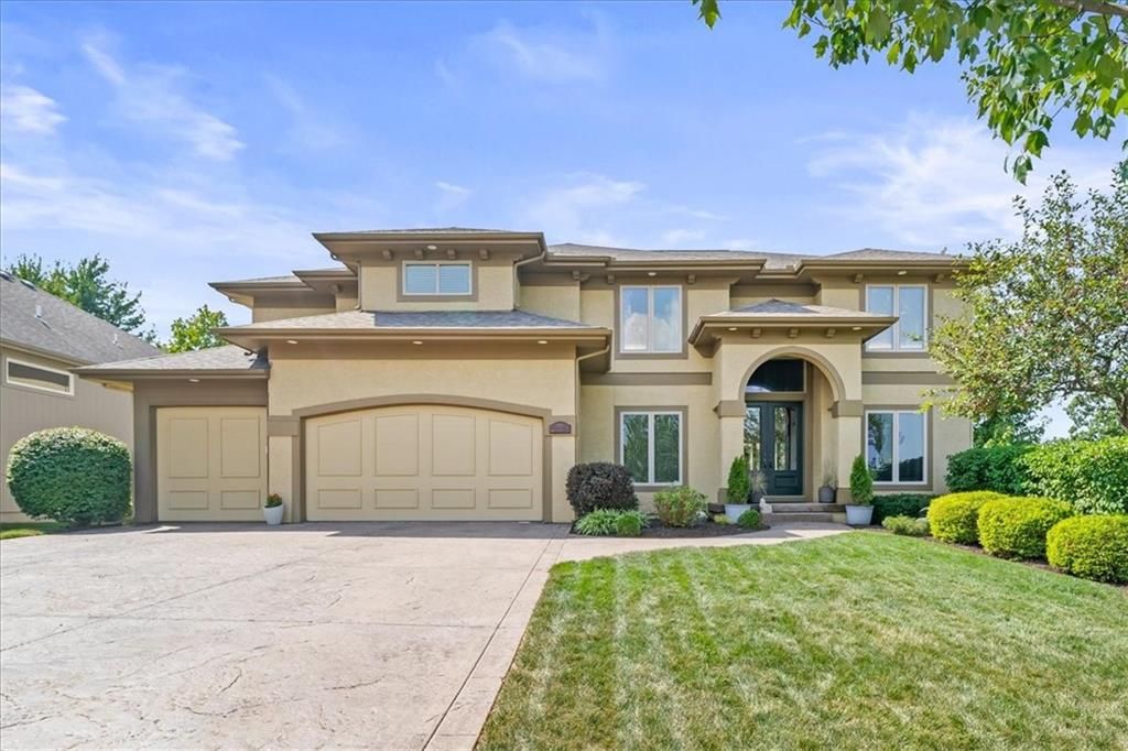 5004 Haskins Street, Shawnee, KS 66216