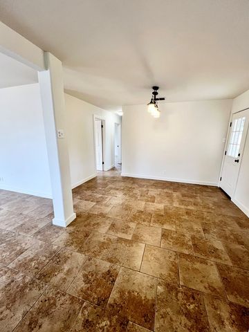 303 Meadowview Lane, Kerrville, TX 78028