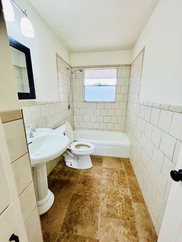 303 Meadowview Lane, Kerrville, TX 78028