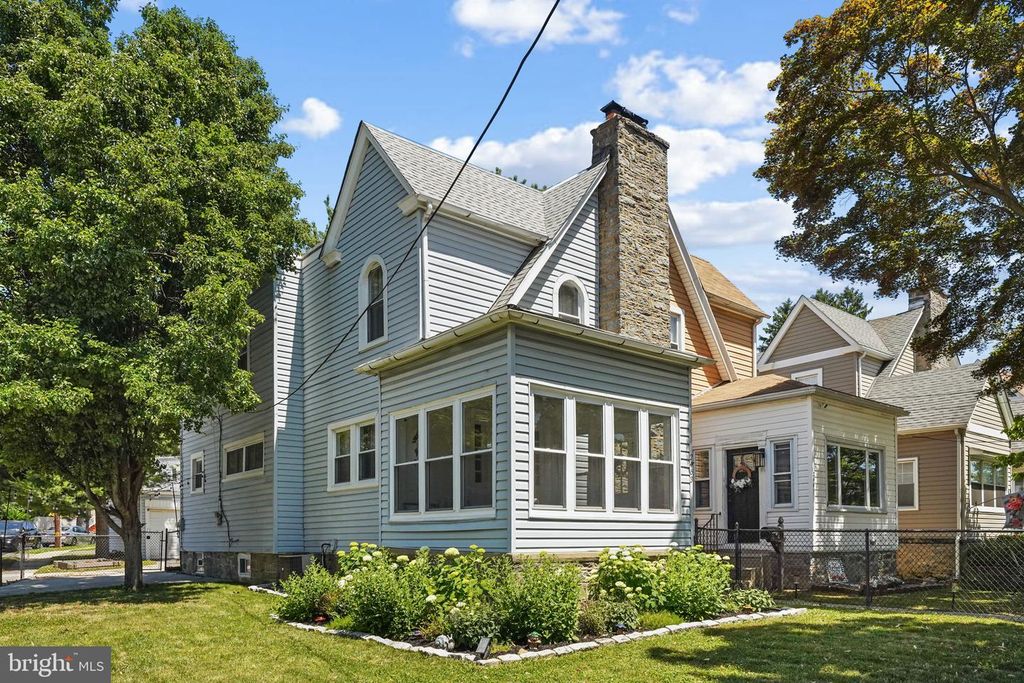 2463 ELDON AVE, Drexel Hill, PA 19026