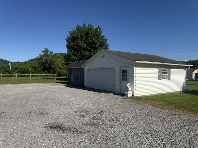225 Woodbury Hwy, Liberty, TN 37095