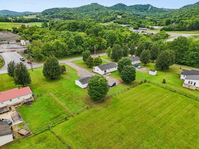 225 Woodbury Hwy, Liberty, TN 37095