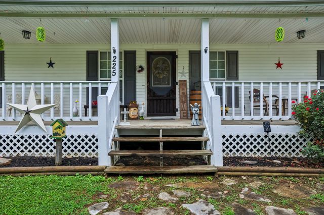 225 Woodbury Hwy, Liberty, TN 37095