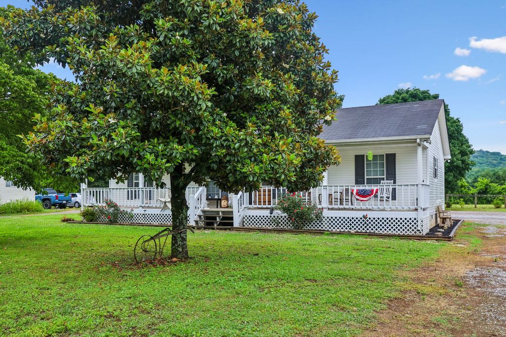 225 Woodbury Hwy, Liberty, TN 37095