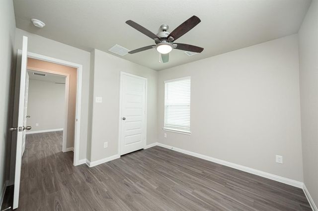 5114 Hector Gustavo Drive, Rosharon, TX 77583