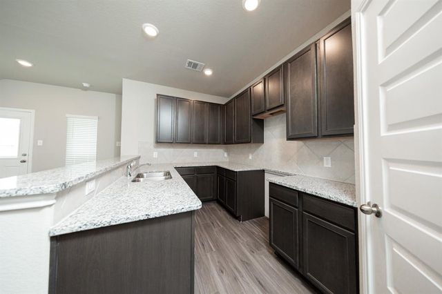 5114 Hector Gustavo Drive, Rosharon, TX 77583