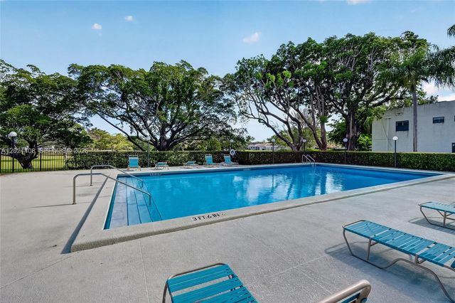 8887 SW 62nd Terrace 10A, Miami, FL 33173