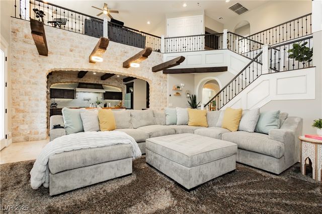 992 Mackenzie Creek Avenue, Henderson, NV 89002