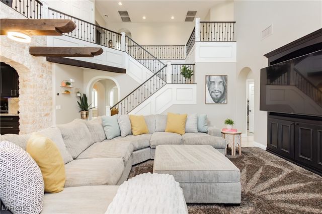 992 Mackenzie Creek Avenue, Henderson, NV 89002