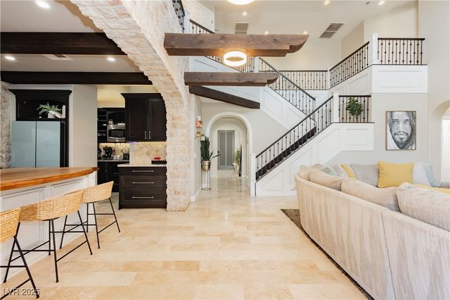 992 Mackenzie Creek Avenue, Henderson, NV 89002