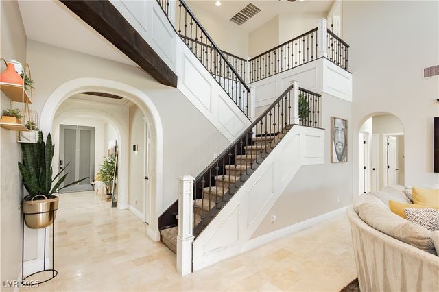 992 Mackenzie Creek Avenue, Henderson, NV 89002