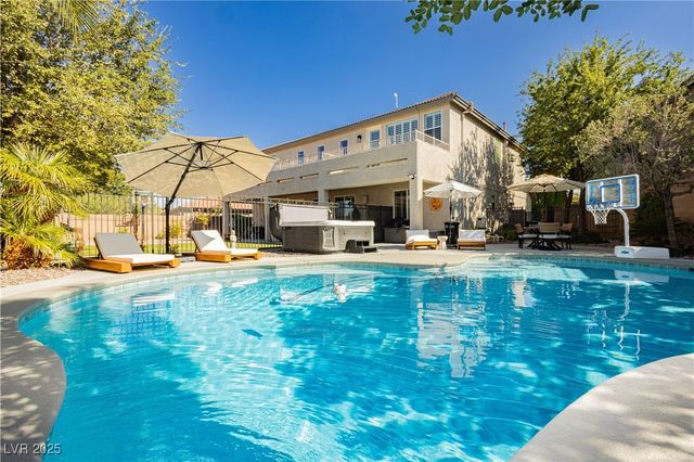 992 Mackenzie Creek Avenue, Henderson, NV 89002