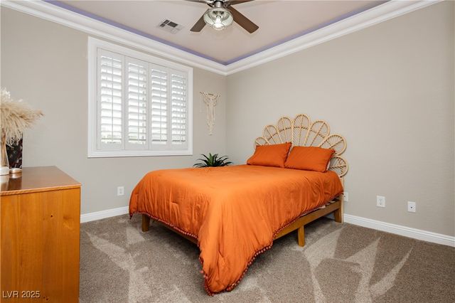 992 Mackenzie Creek Avenue, Henderson, NV 89002