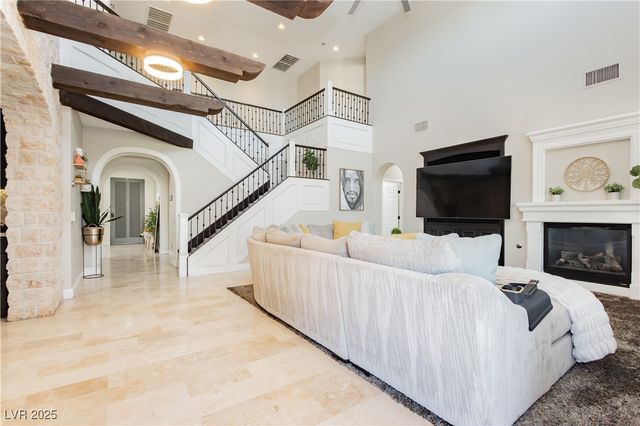 992 Mackenzie Creek Avenue, Henderson, NV 89002