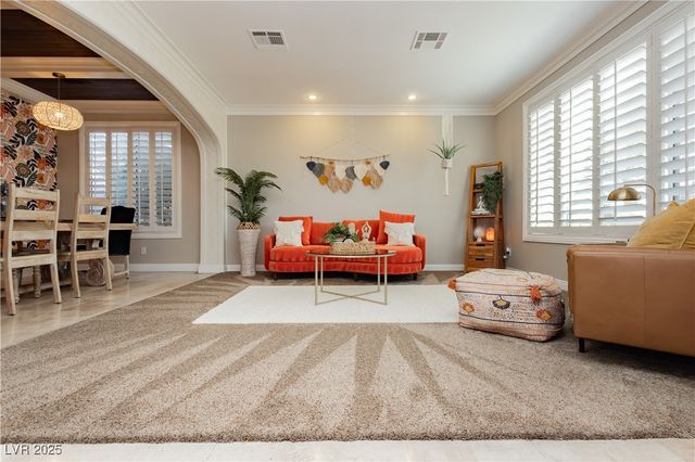 992 Mackenzie Creek Avenue, Henderson, NV 89002