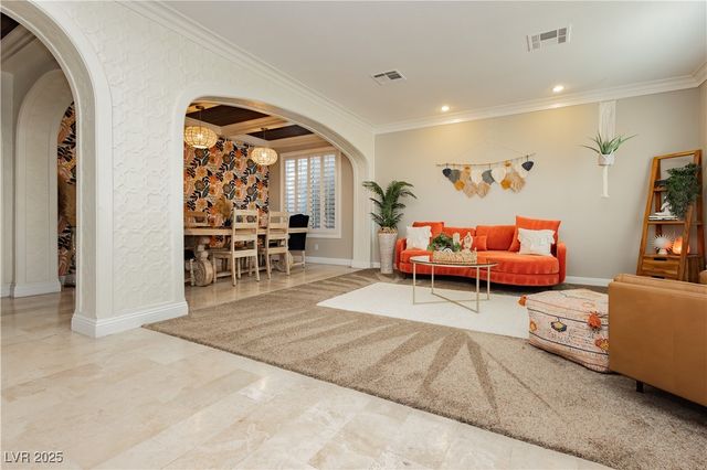 992 Mackenzie Creek Avenue, Henderson, NV 89002