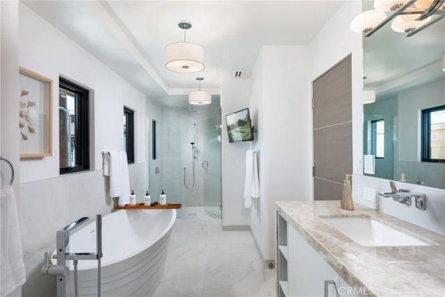 356 Dahlia Place, Corona Del Mar, CA 92625