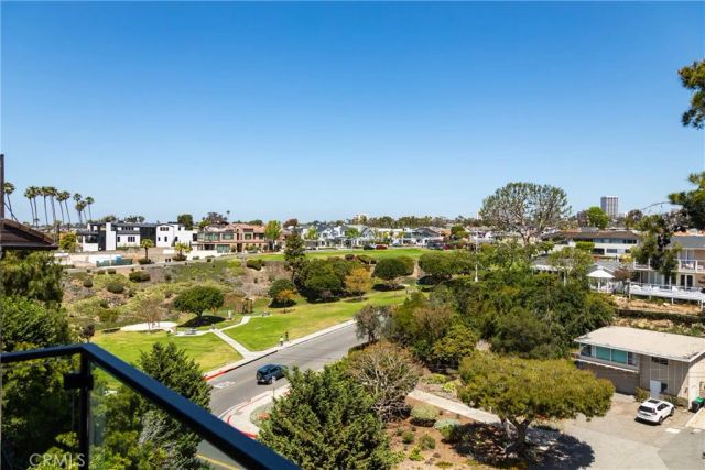 356 Dahlia Place, Corona Del Mar, CA 92625