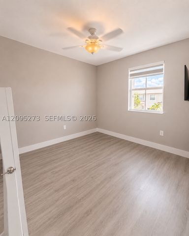14753 SW 25th St, Miami, FL 33185