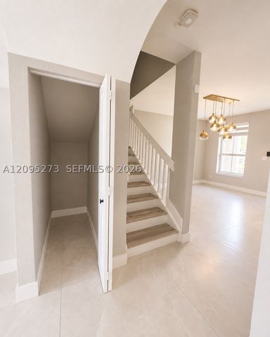 14753 SW 25th St, Miami, FL 33185
