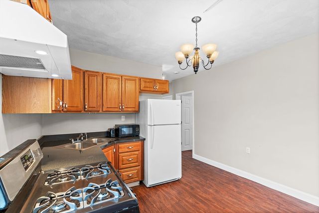 6-8 Dalton St, Lowell, MA 01850