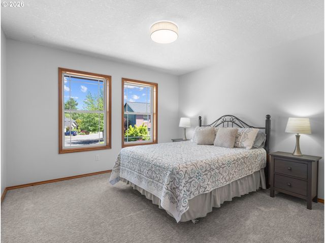 366 Sw 37TH Cir, Gresham, OR 97080