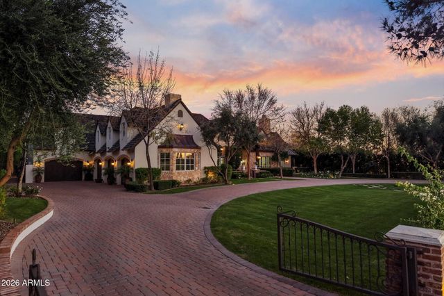 4715 N LAUNFAL Avenue, Phoenix, AZ 85018