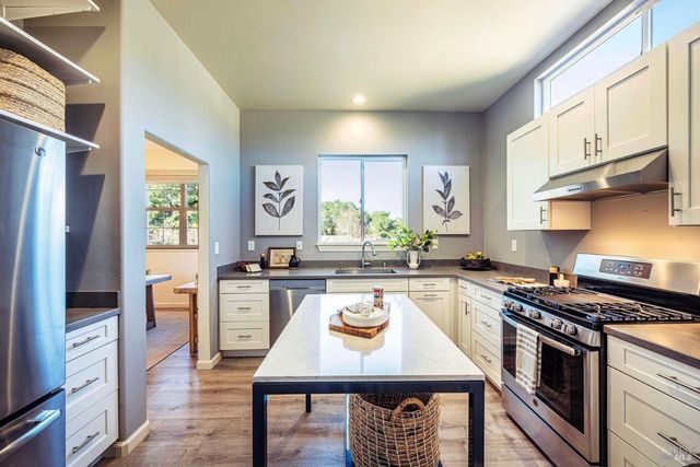 143 Renz Ln, Geyserville, CA 95441