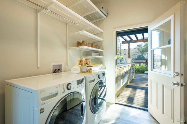 143 Renz Ln, Geyserville, CA 95441