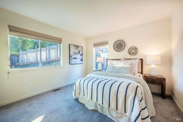 143 Renz Ln, Geyserville, CA 95441