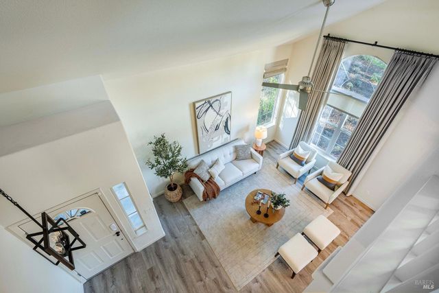 143 Renz Ln, Geyserville, CA 95441