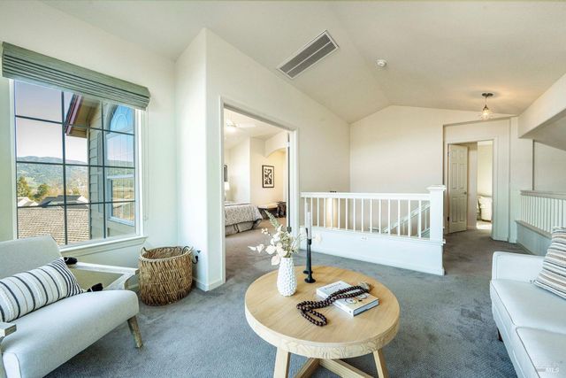 143 Renz Ln, Geyserville, CA 95441