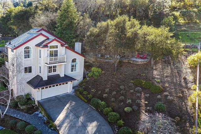 143 Renz Ln, Geyserville, CA 95441