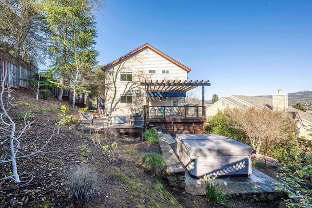 143 Renz Ln, Geyserville, CA 95441