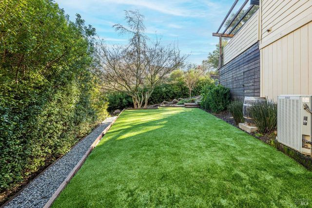 143 Renz Ln, Geyserville, CA 95441