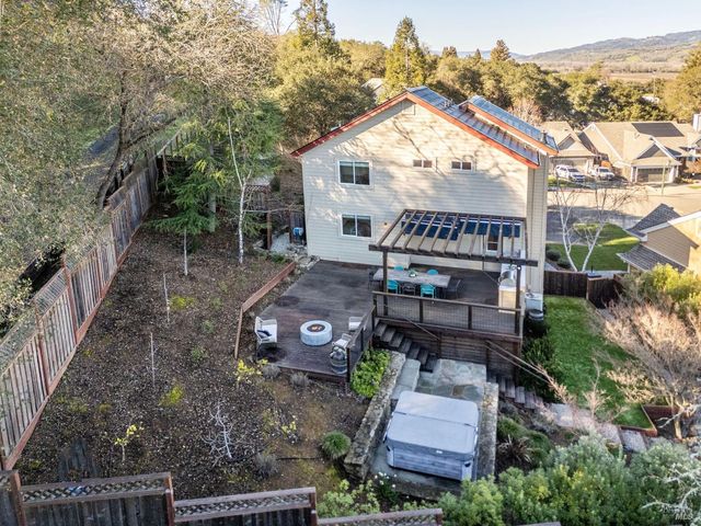 143 Renz Ln, Geyserville, CA 95441