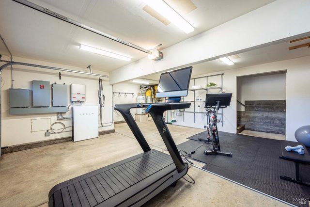 143 Renz Ln, Geyserville, CA 95441