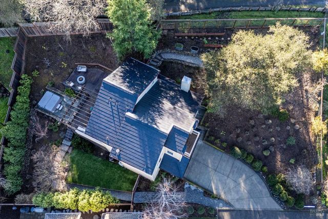 143 Renz Ln, Geyserville, CA 95441