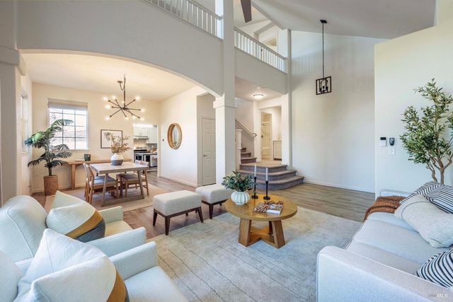 143 Renz Ln, Geyserville, CA 95441