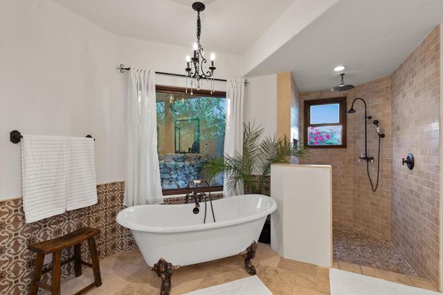 2489 Tuscany Heights Drive, Palm Springs, CA 92262