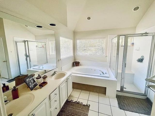 39 E Autumn Branch Circle, The Woodlands, TX 77382
