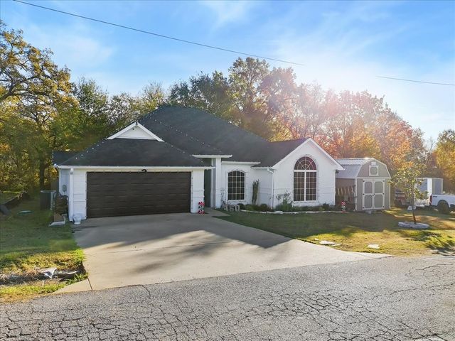 460 Admiral Drive, Gun Barrel City, TX 75156