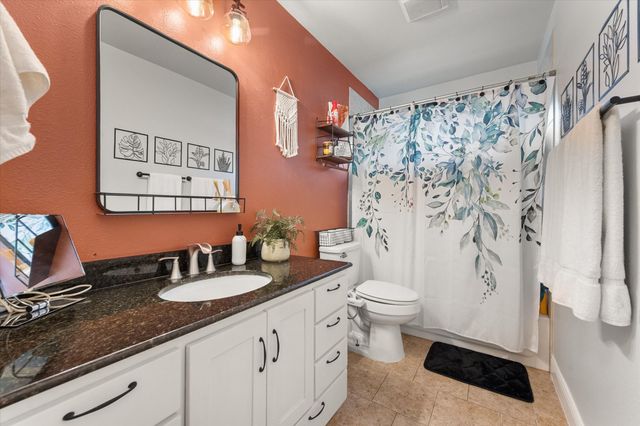 460 Admiral Drive, Gun Barrel City, TX 75156