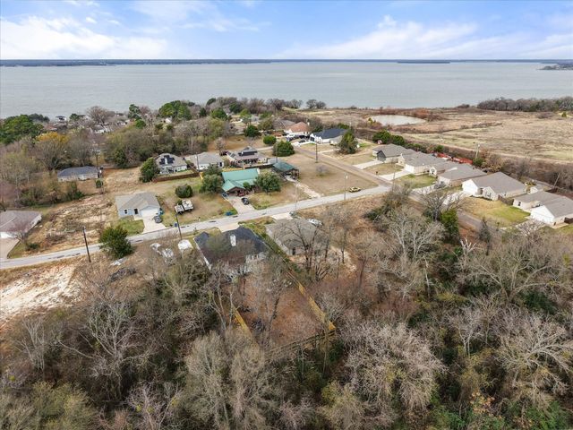 460 Admiral Drive, Gun Barrel City, TX 75156